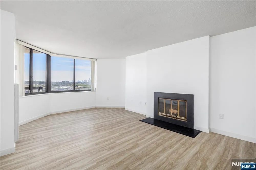 1705 Harmon Cove Tower Secaucus, NJ 07094