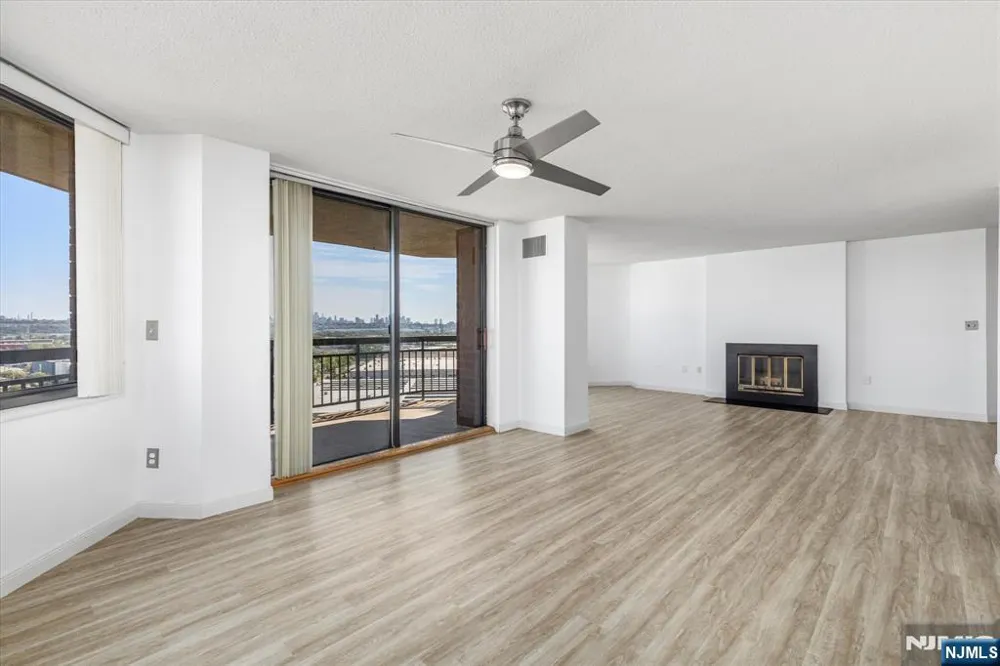 1705 Harmon Cove Tower Secaucus, NJ 07094