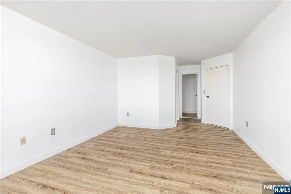 1705 Harmon Cove Tower Secaucus, NJ 07094