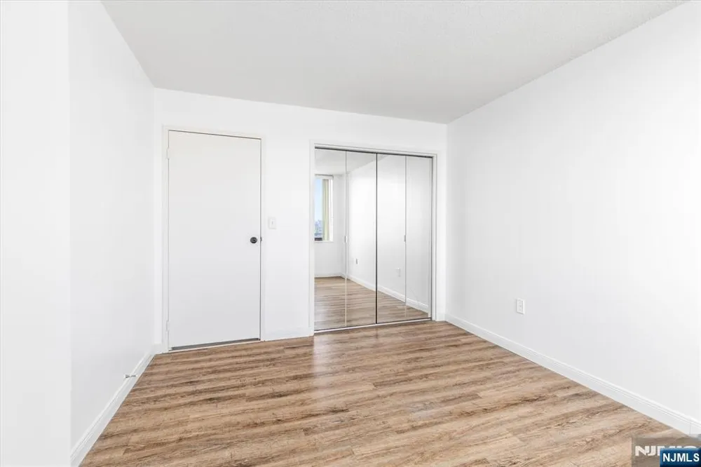1705 Harmon Cove Tower Secaucus, NJ 07094