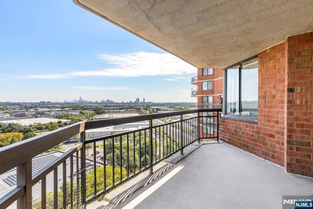 1705 Harmon Cove Tower Secaucus, NJ 07094