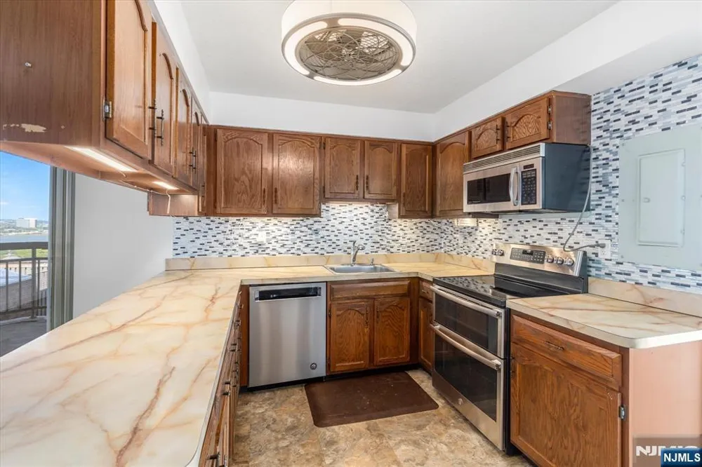 1705 Harmon Cove Tower Secaucus, NJ 07094
