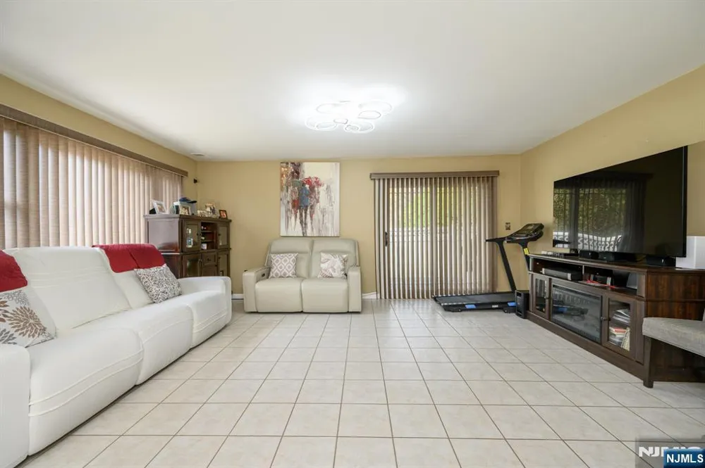 235 Dakota Street 1 Paterson, NJ 07503