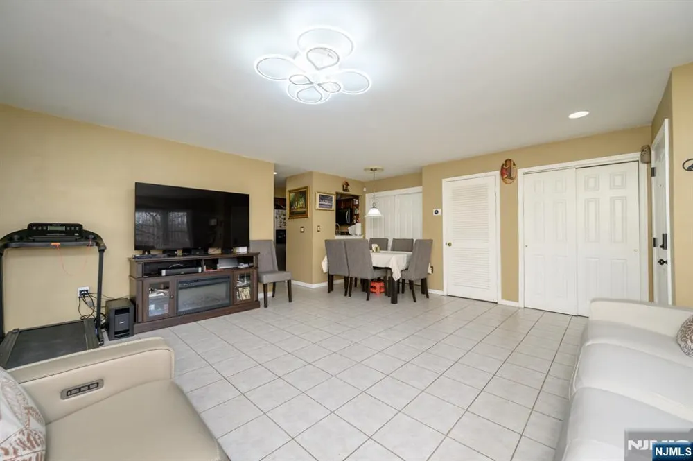 235 Dakota Street 1 Paterson, NJ 07503