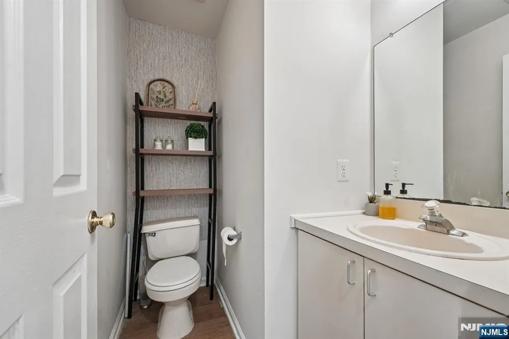 48 Cornerstone Lane Newark, NJ 07103