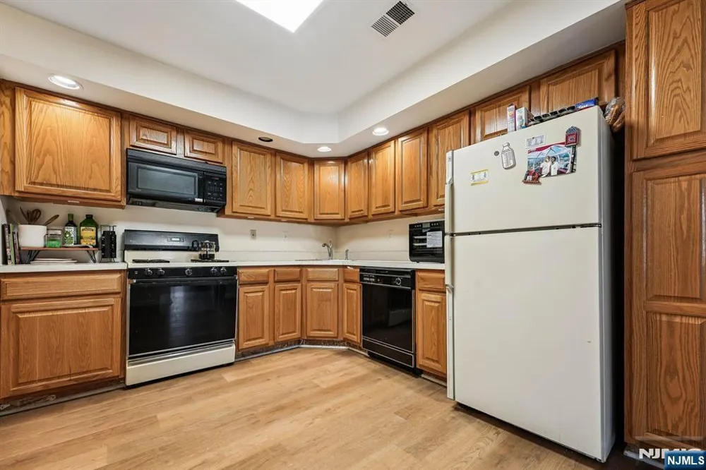 48 Cornerstone Lane Newark, NJ 07103