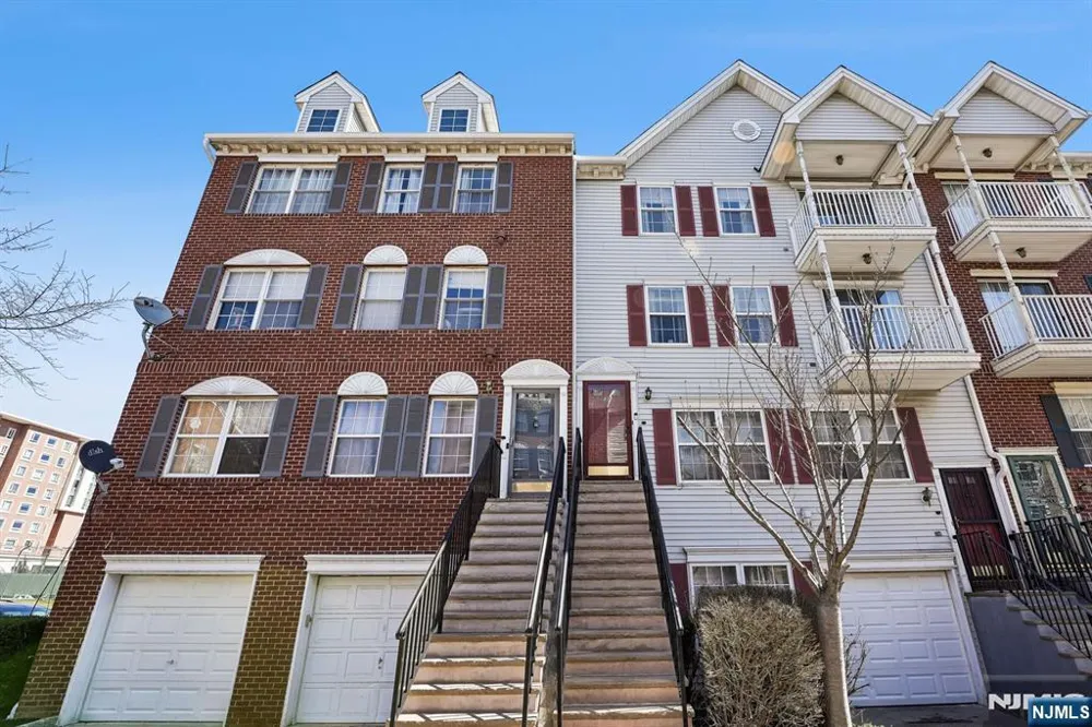 48 Cornerstone Lane Newark, NJ 07103