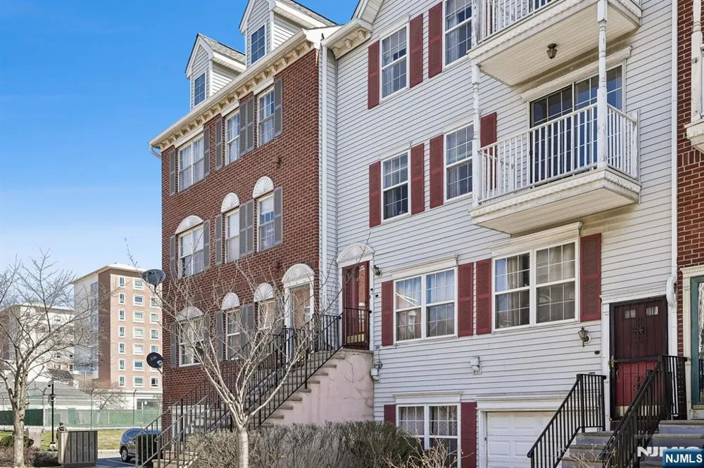 48 Cornerstone Lane Newark, NJ 07103