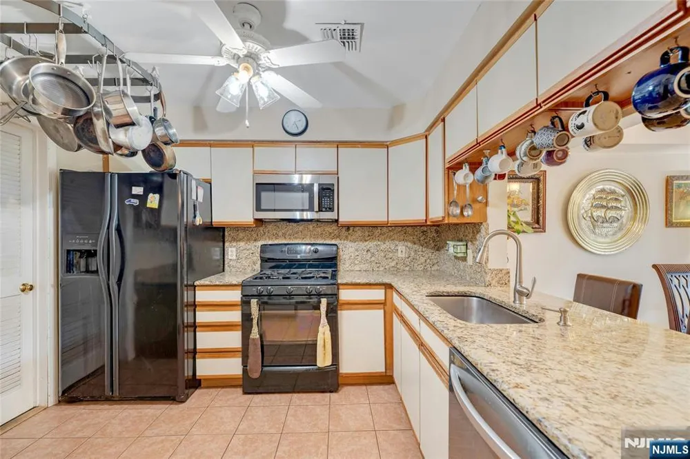 49 Quartz Lane #49 Paterson, NJ 07501