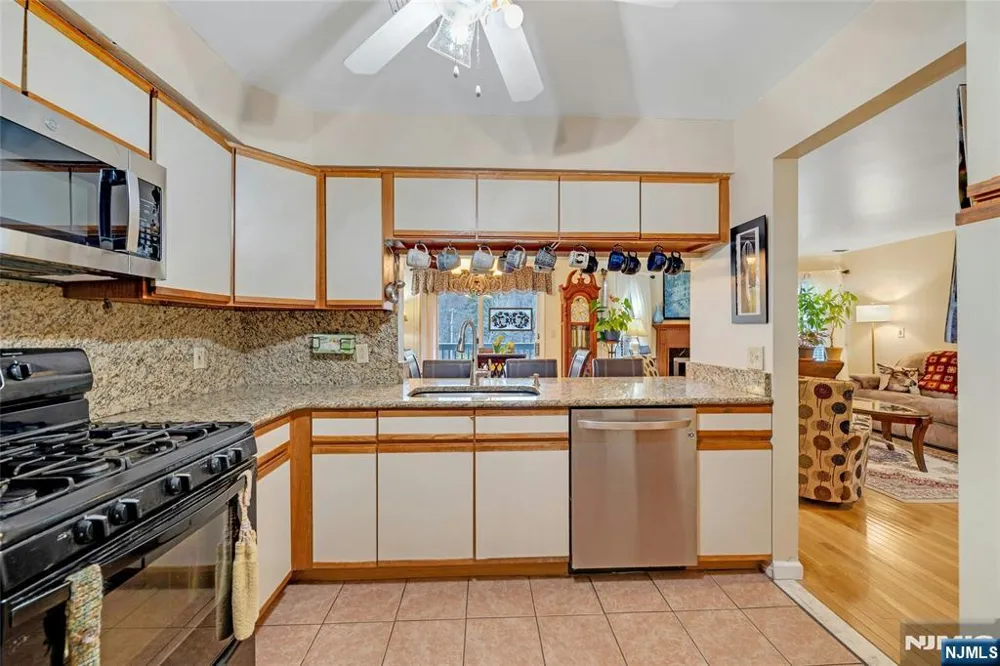 49 Quartz Lane #49 Paterson, NJ 07501