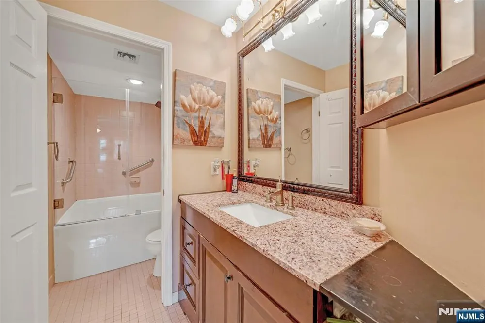 49 Quartz Lane #49 Paterson, NJ 07501