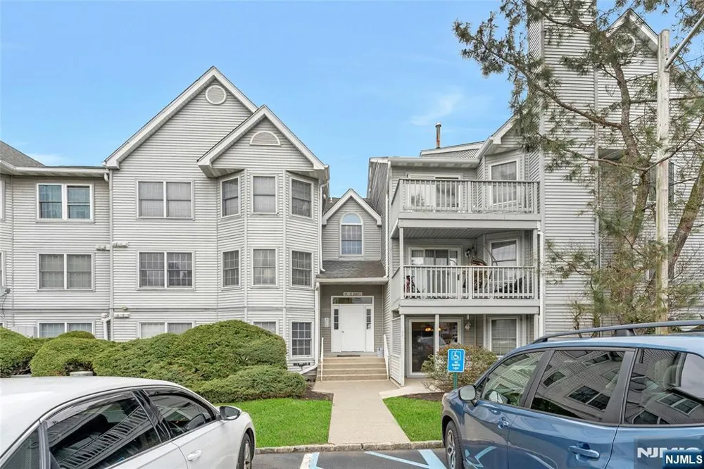 49 Quartz Lane #49 Paterson, NJ 07501