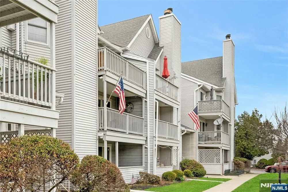 49 Quartz Lane #49 Paterson, NJ 07501