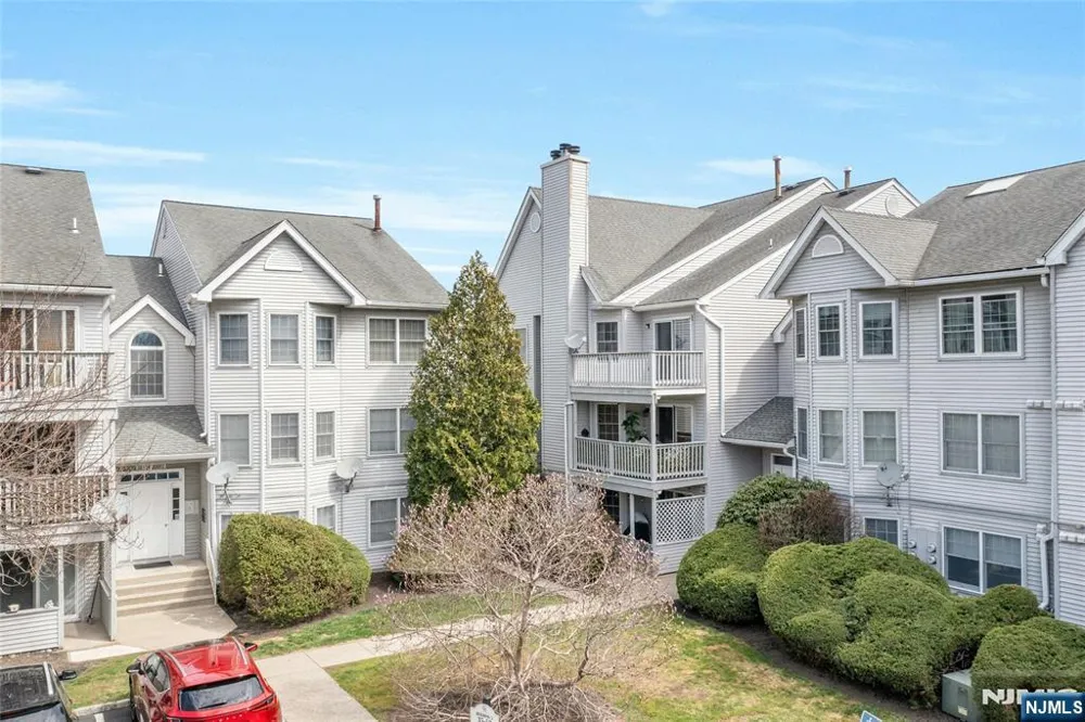 49 Quartz Lane #49 Paterson, NJ 07501