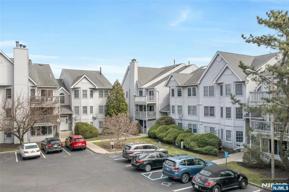 49 Quartz Lane #49 Paterson, NJ 07501