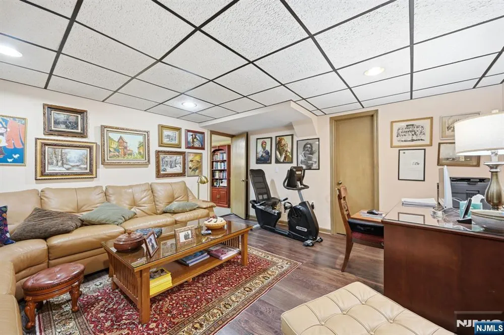 900 Valley Road Clifton, NJ 07013