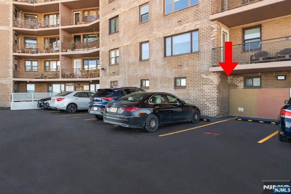 8800 E Boulevard East 005E North Bergen, NJ 07047