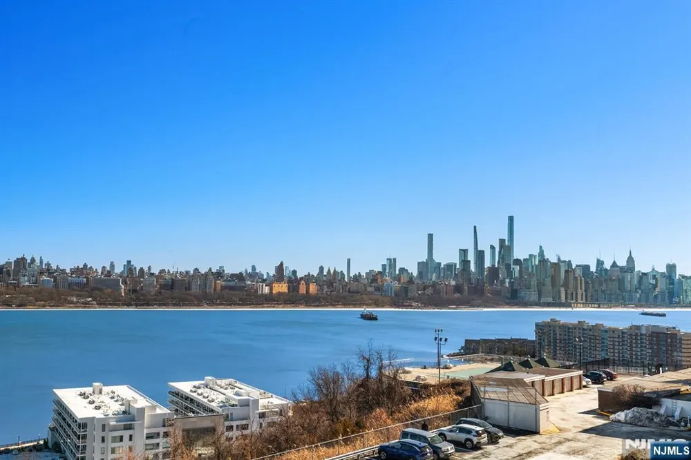 8800 E Boulevard East 005E North Bergen, NJ 07047
