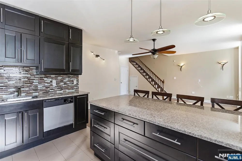 39-45 Bruen 4 Newark, NJ 07105