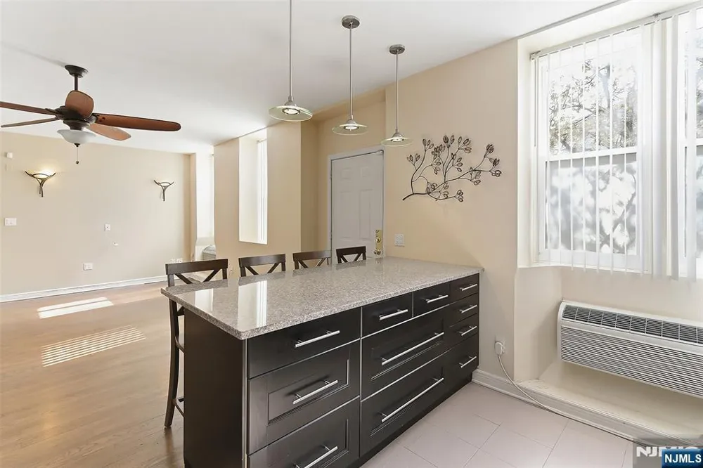 39-45 Bruen 4 Newark, NJ 07105