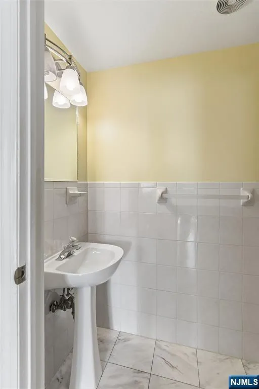 39-45 Bruen 4 Newark, NJ 07105