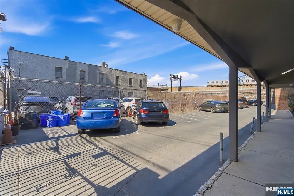 39-45 Bruen 4 Newark, NJ 07105