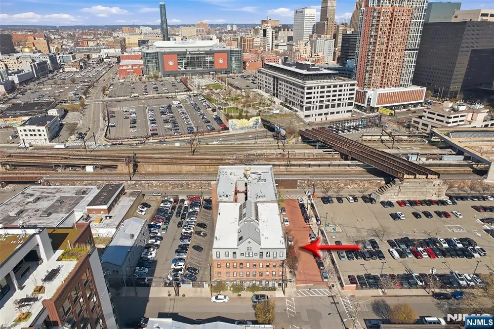 39-45 Bruen 4 Newark, NJ 07105