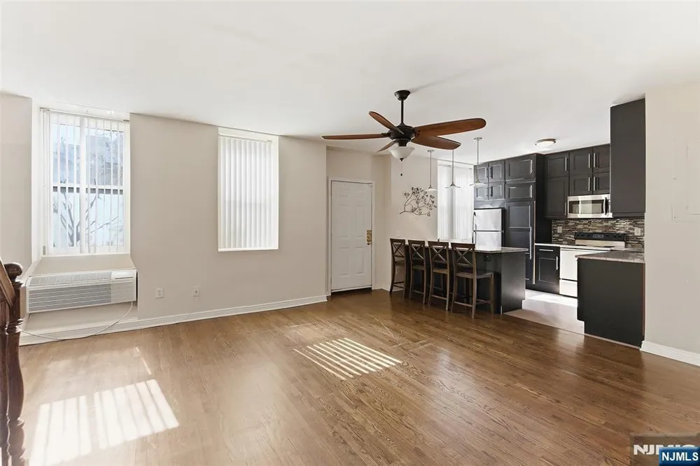 39-45 Bruen 4 Newark, NJ 07105
