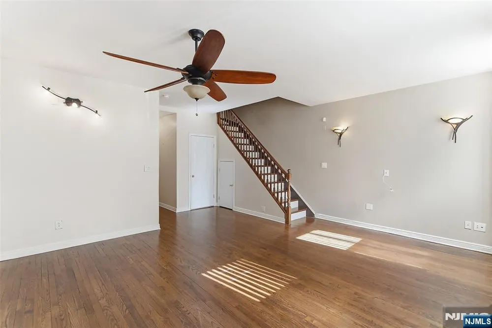 39-45 Bruen 4 Newark, NJ 07105