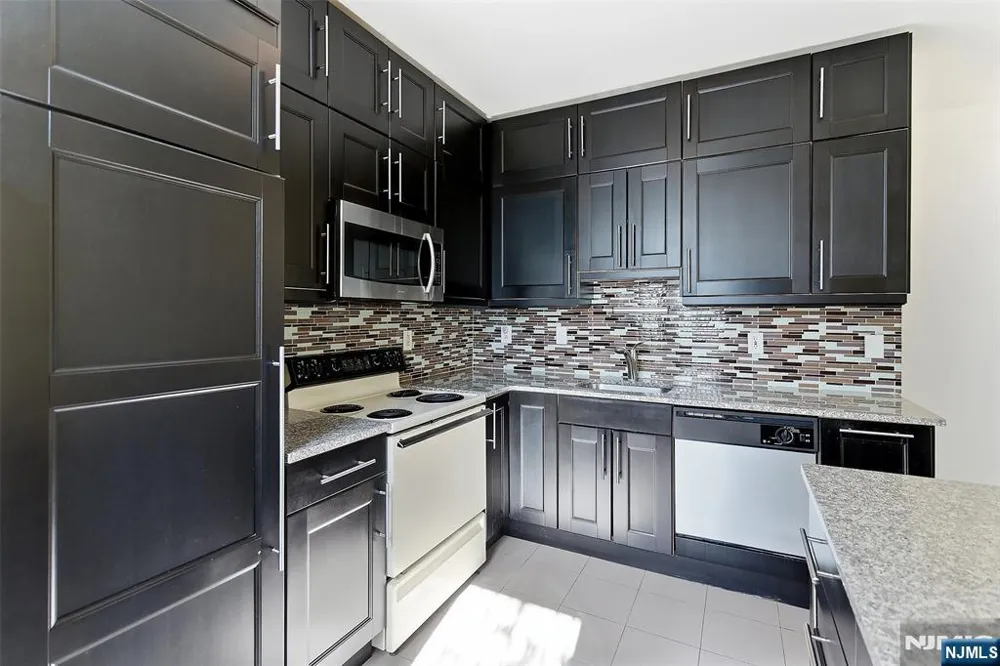 39-45 Bruen 4 Newark, NJ 07105