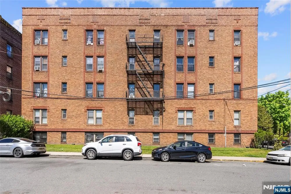 433 Lincoln Avenue C008B Orange, NJ 07050