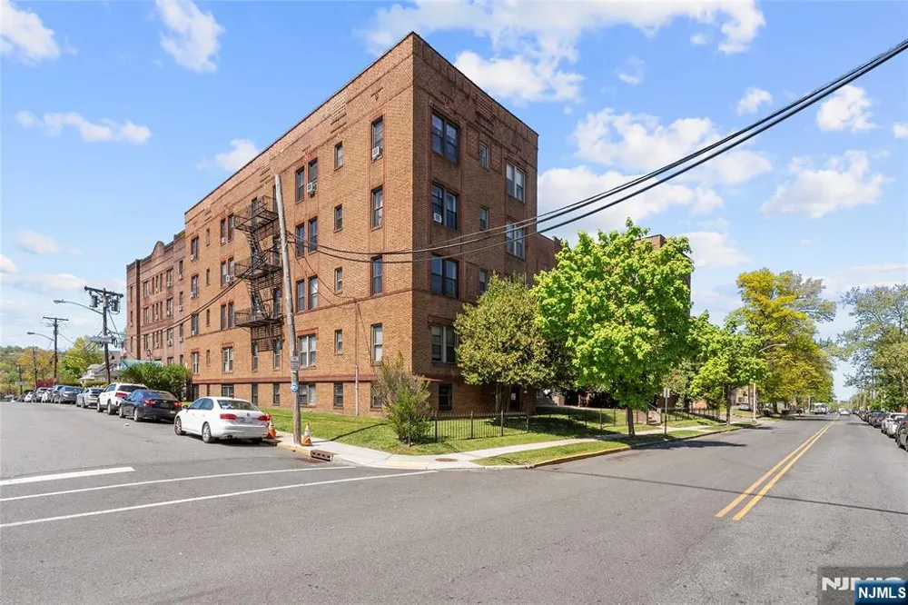 433 Lincoln Avenue C008B Orange, NJ 07050