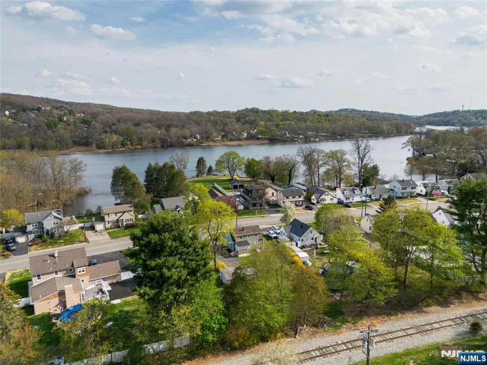 100 Pierson Miller Drive D53 Pompton Lakes, NJ 07442