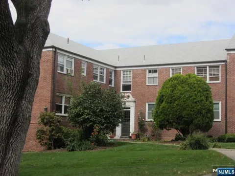 349 Bloomfield Avenue 132