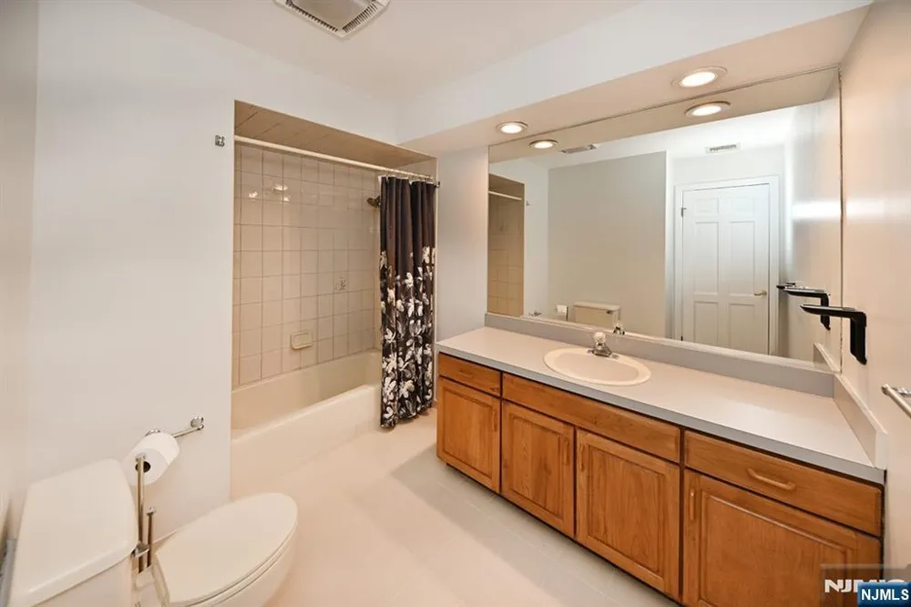 47 Bentley Drive Franklin Lakes, NJ 07417