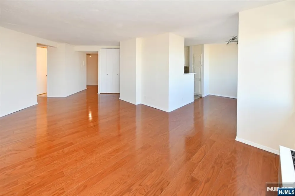 7004 Boulevard East 31A Guttenberg, NJ 07093