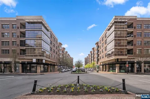 22 Ave At Port Imperial 204