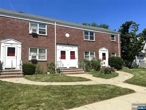460 Heath Place 48