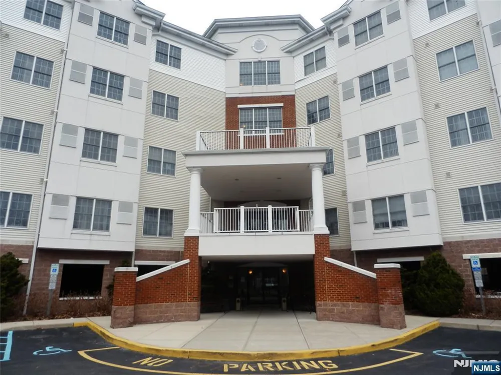 189 Forest Avenue 307 Paramus, NJ 07652