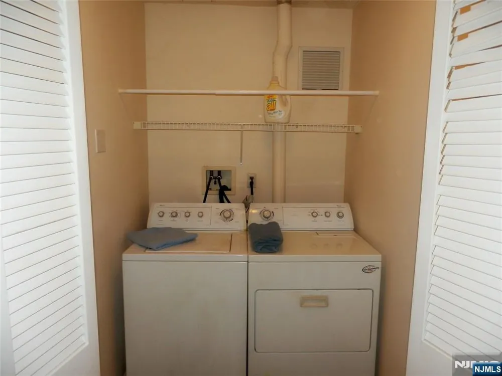 189 Forest Avenue 307 Paramus, NJ 07652