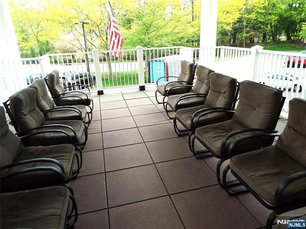 189 Forest Avenue 307 Paramus, NJ 07652