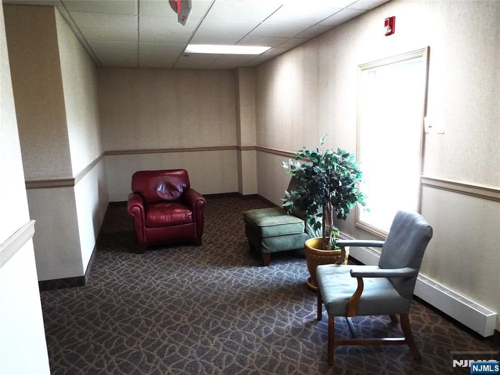 189 Forest Avenue 307 Paramus, NJ 07652