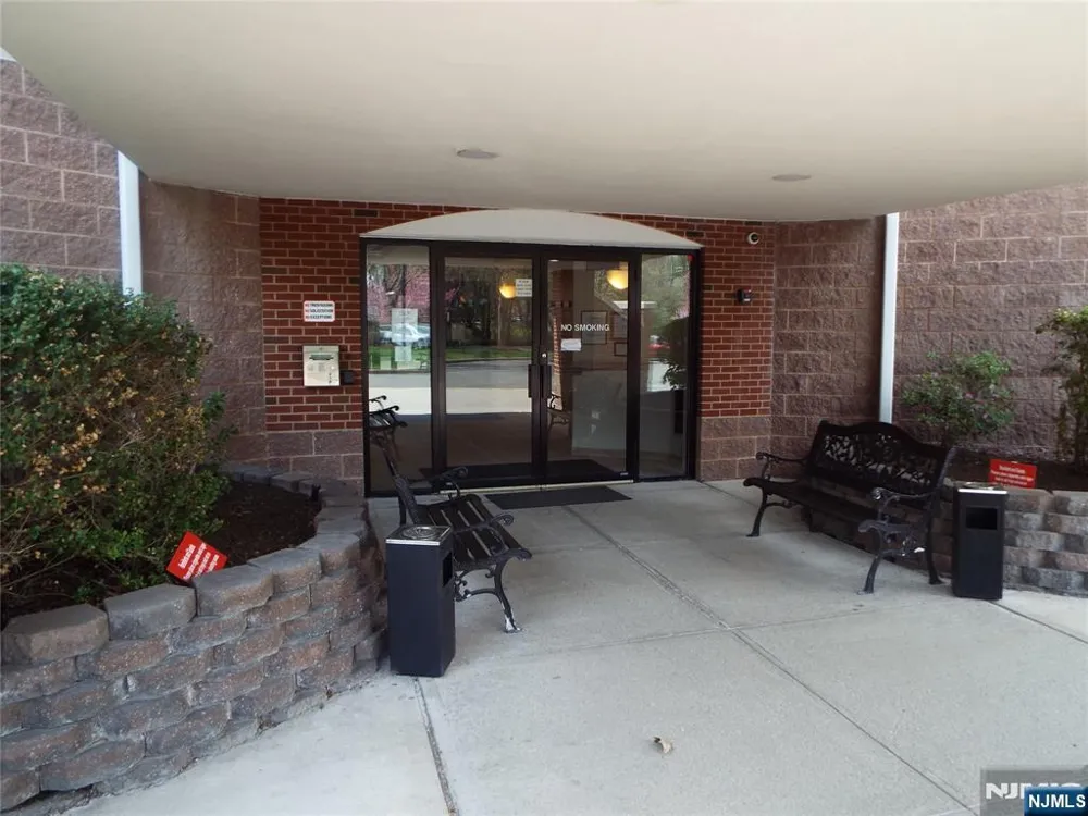 189 Forest Avenue 307 Paramus, NJ 07652