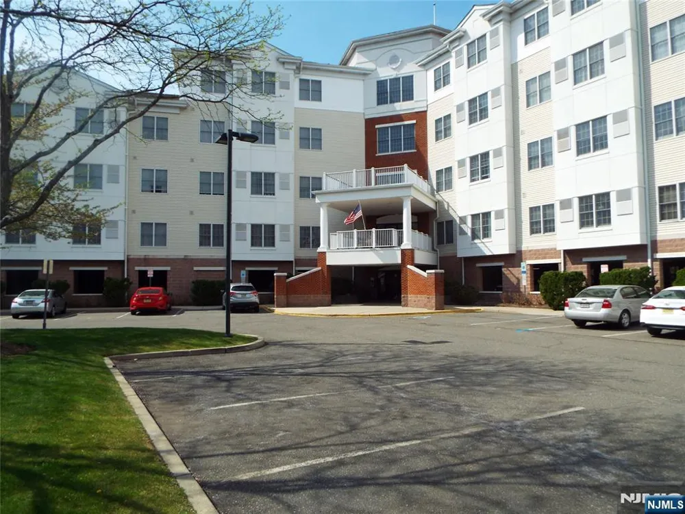 189 Forest Avenue 307 Paramus, NJ 07652