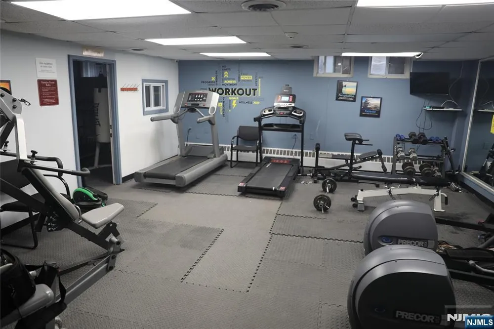 39 E 39th 7R Paterson, NJ 07514