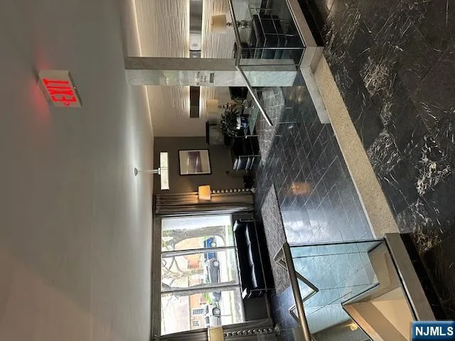 39 E 39th 7R Paterson, NJ 07514