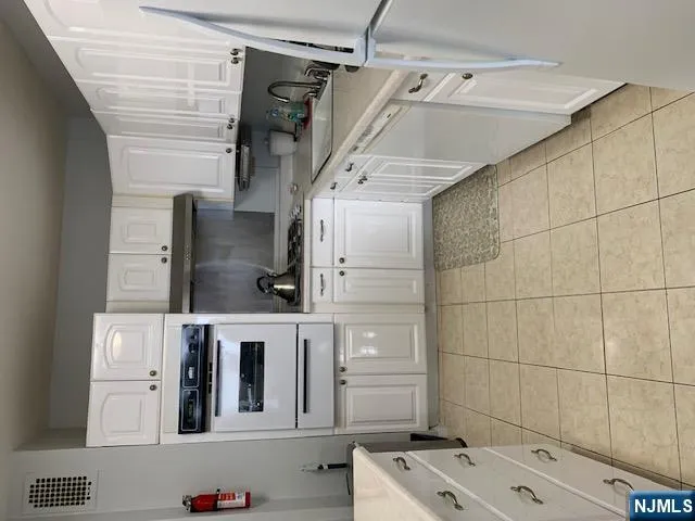 39 E 39th 7R Paterson, NJ 07514