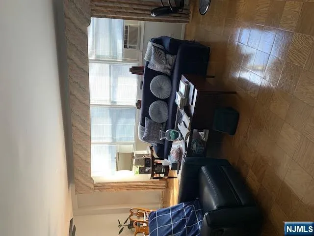 39 E 39th 7R Paterson, NJ 07514