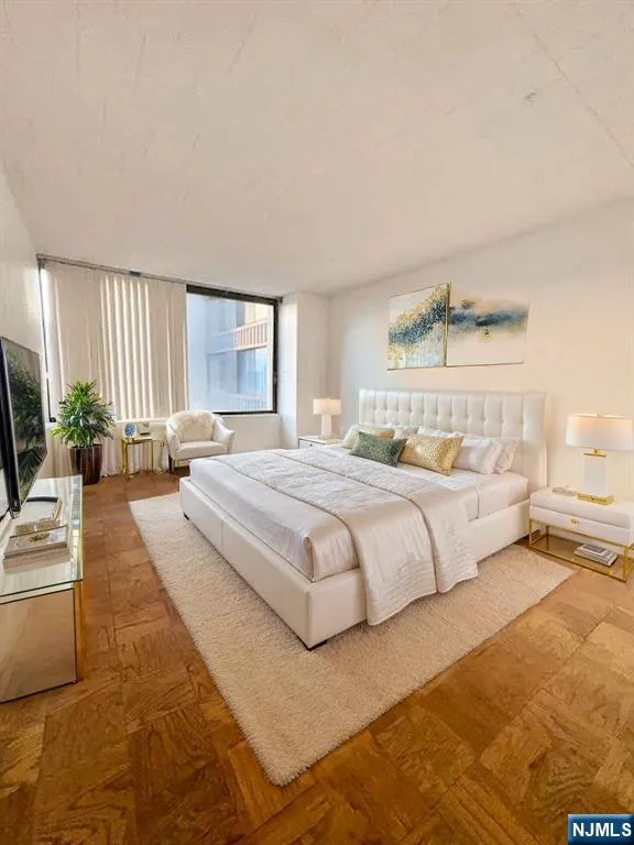9060 Palisade Avenue 811 North Bergen, NJ 07047