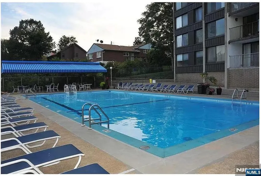 9060 Palisade Avenue 811 North Bergen, NJ 07047